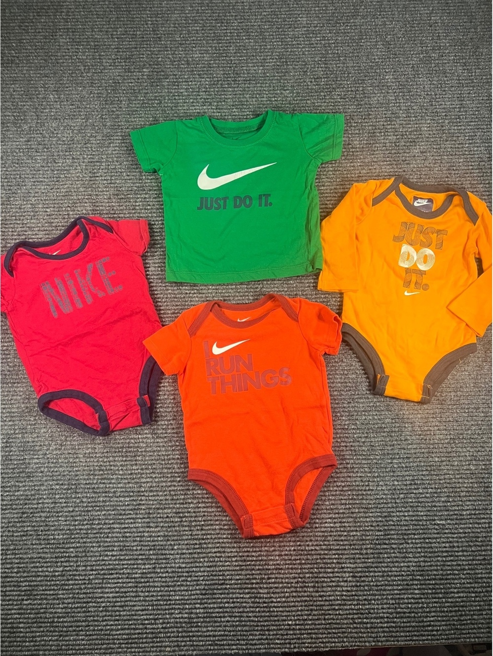 VTG Y2K 2000’s Nike Baby Bodysuits Set of 4, Size 6-9 Months, Various Colors